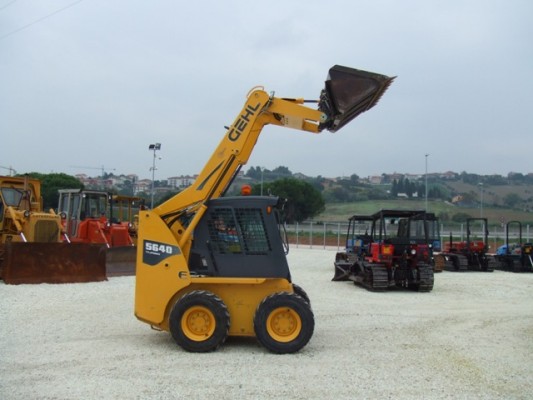 Advertenties van tweedehands en Nieuwe schrankladers - MachineryZone